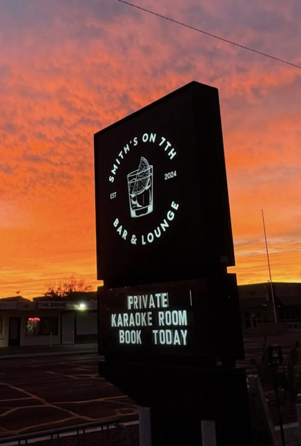 Smith's on 7th sign against a Phoenix sunset